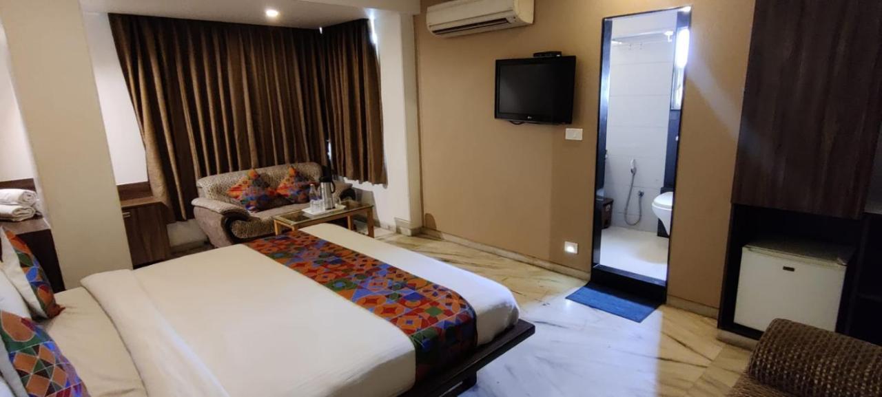 Hotel Grand Ambience Amhedabad Dış mekan fotoğraf