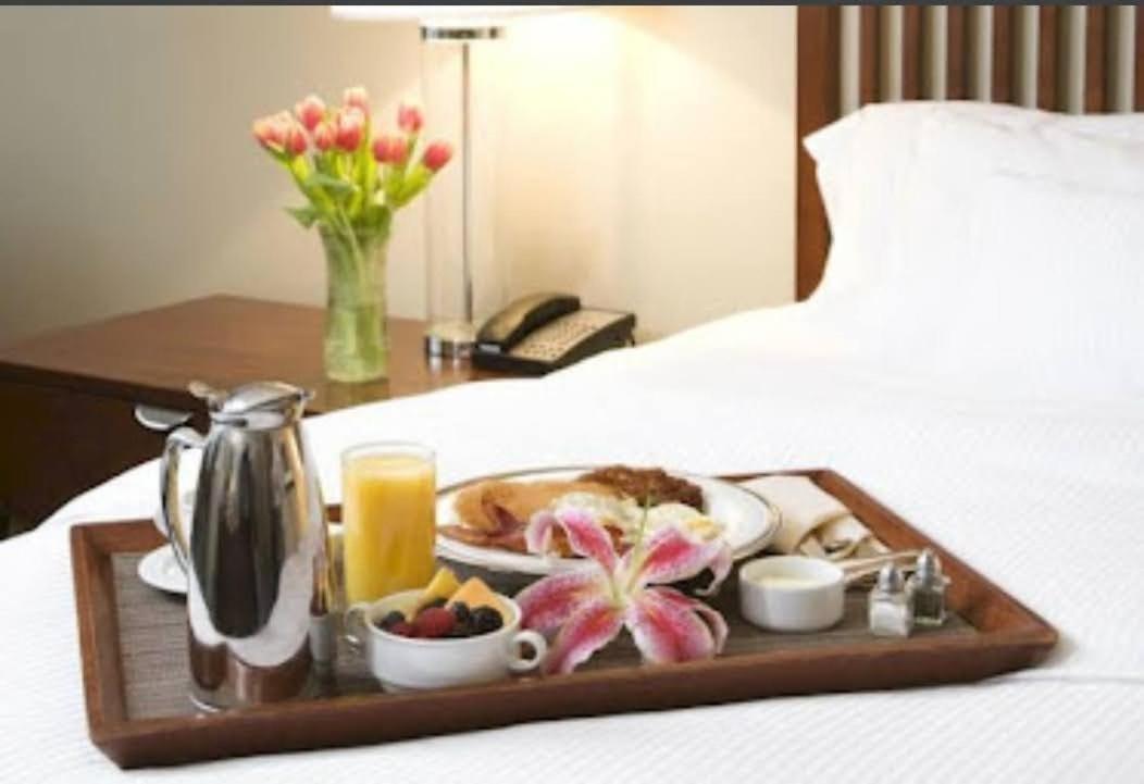 Hotel Grand Ambience Amhedabad Dış mekan fotoğraf