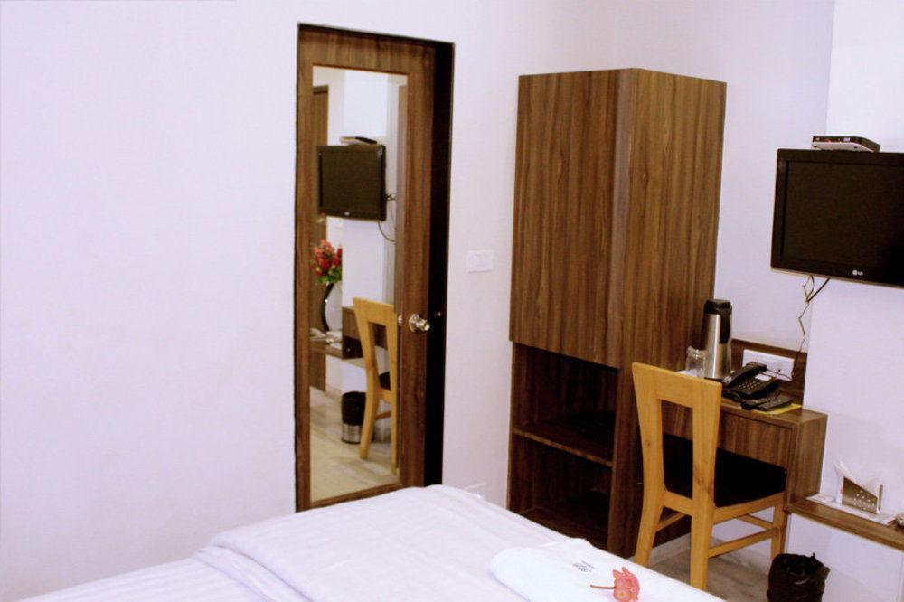 Hotel Grand Ambience Amhedabad Dış mekan fotoğraf