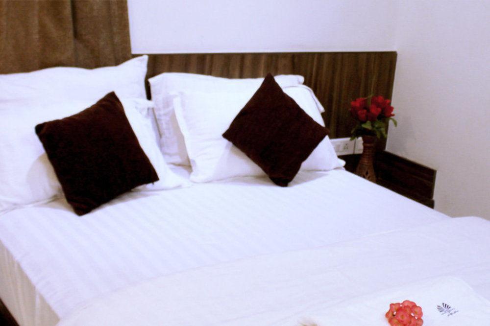 Hotel Grand Ambience Amhedabad Dış mekan fotoğraf