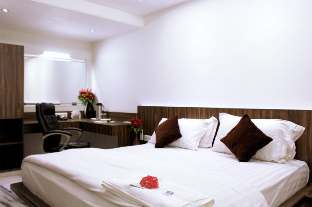 Hotel Grand Ambience Amhedabad Dış mekan fotoğraf