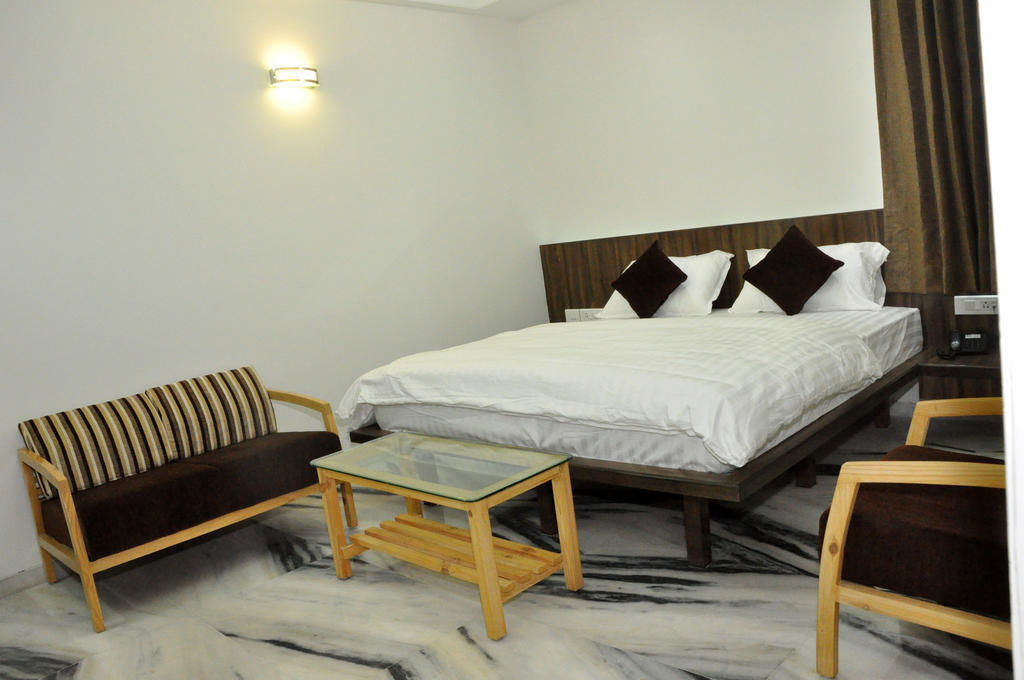 Hotel Grand Ambience Amhedabad Dış mekan fotoğraf